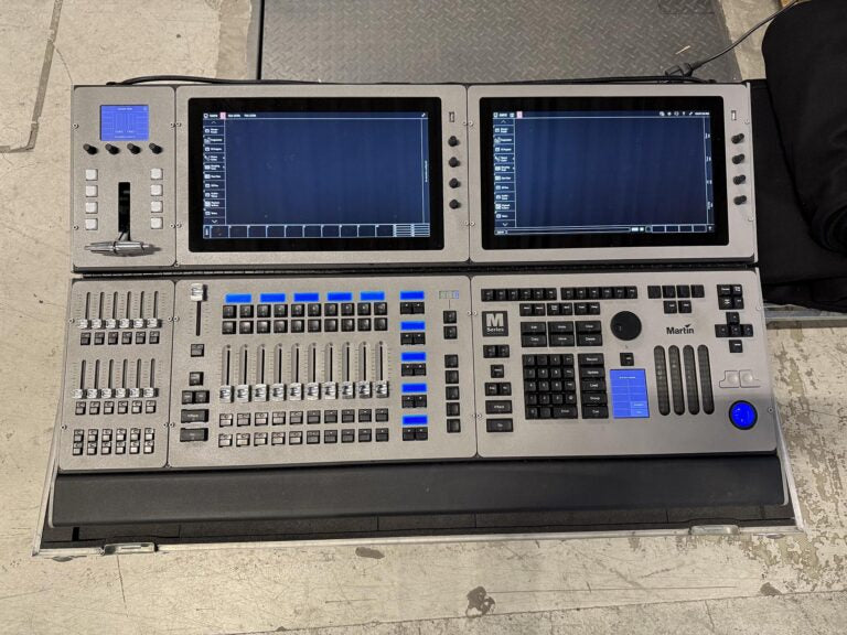 Martin M6 Lighting Console with Flight Case – Pro Control