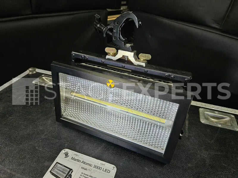 Martin Atomic 3000 LED – 6 Strobes with Case & Rigging