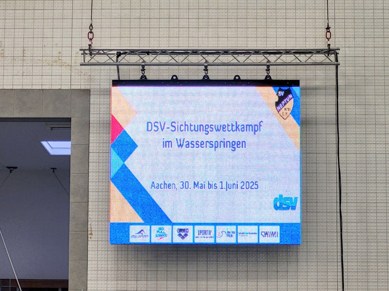 Outdoor P10 LED Video Wall 2.88x2.40 m with Processor