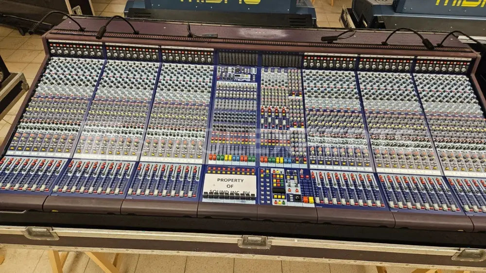 Midas Legend L3000 Analogue Mixing Console, 48‑channel desk
