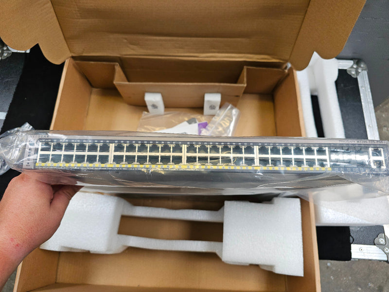 Netgear ProSAFE M5300-52G-POE+ GSM7252PS L3 PoE+ Switch