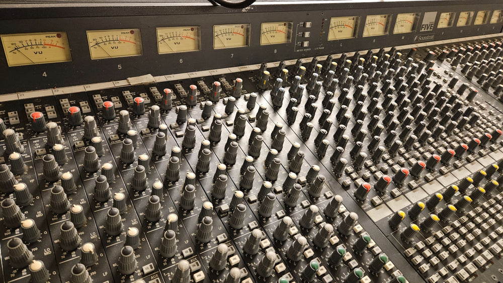 Soundcraft Series Five FOH Analogue Mixing Console, 48+4