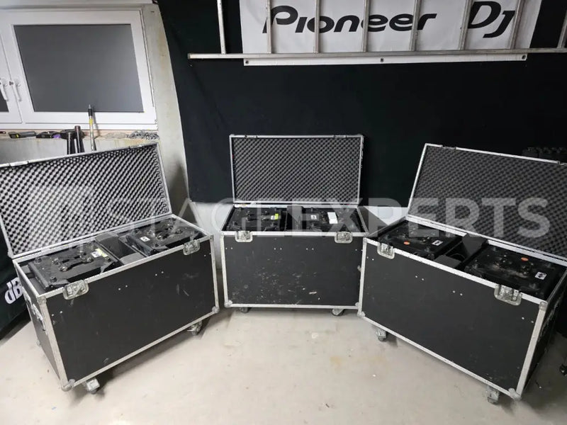 Media LED X-Beam Bundle – Six Moving Beam Lights with Cases