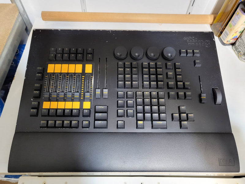 MA Lighting onPC Command + Fader Wing Controller, portable
