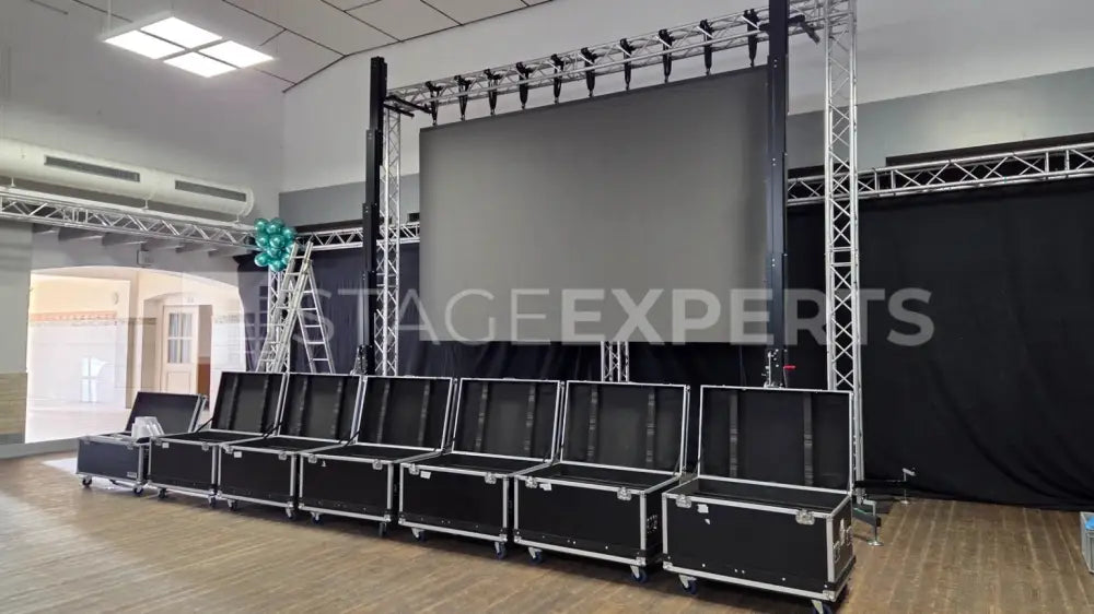 TOP SHINE P3.9 Outdoor LED Wall 15 m² with VX600 Controller