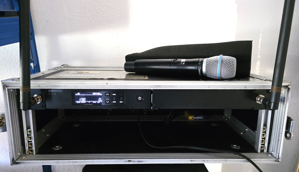 Shure QLXD4 with Beta 87A + Flight Case Wireless System
