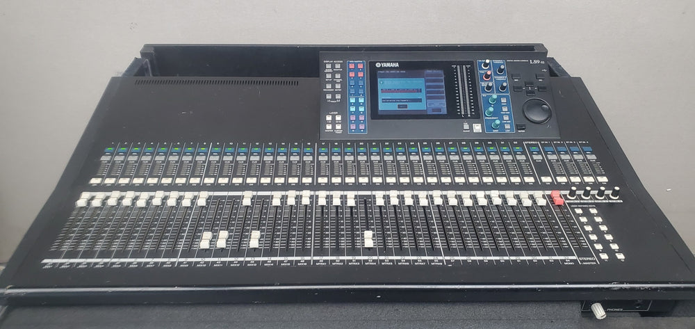 Yamaha LS9-32 Digital Mixing Console with Flight Case Bundle