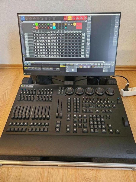 MA Lighting grandMA3 onPC command wing XT Tour Pack 23in