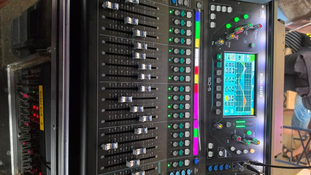 Allen & Heath SQ-5 digital mixer with Dynamic Trio plug-ins