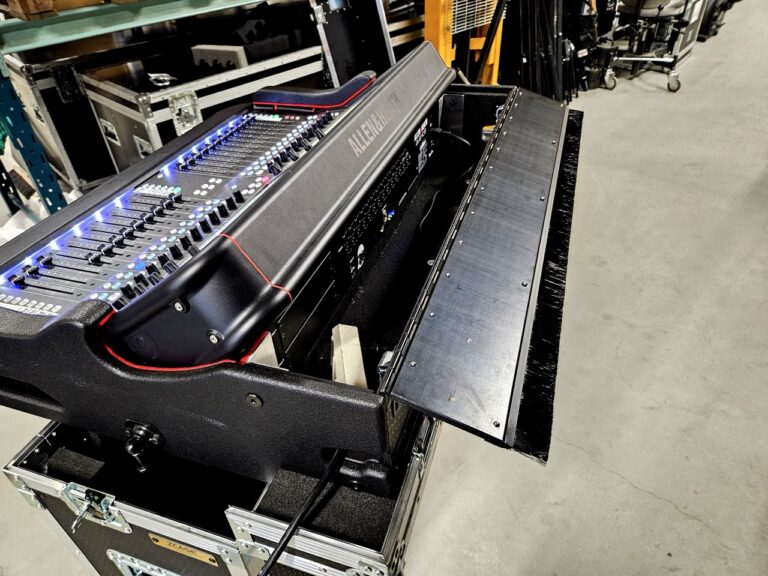 Allen & Heath Avantis Ultra 2.0 Digital Mixer with Flipcase