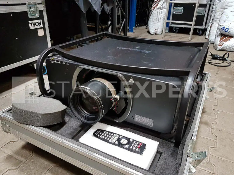 Panasonic PT-DZ110X + ET-D75LE2 Projector Set, 10,600 lm