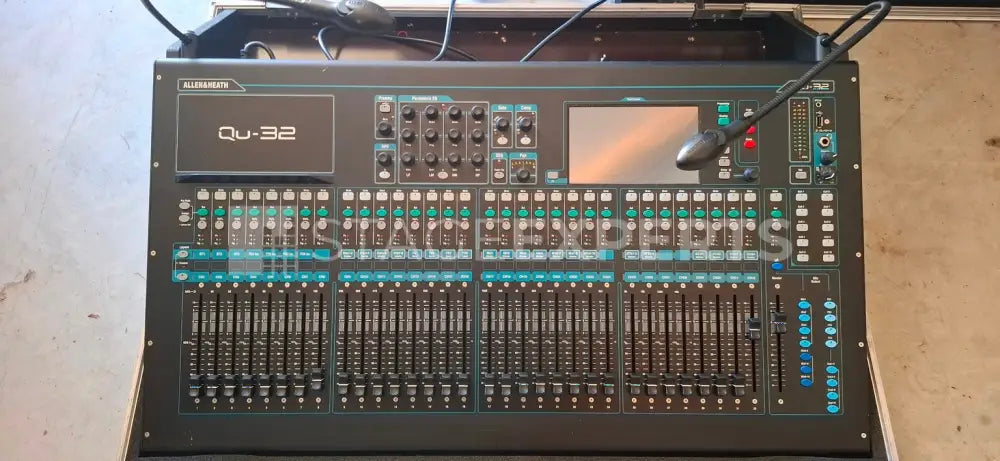 Allen & Heath QU-32 + AR2412 & AR84 Stagebox Bundle – Digital