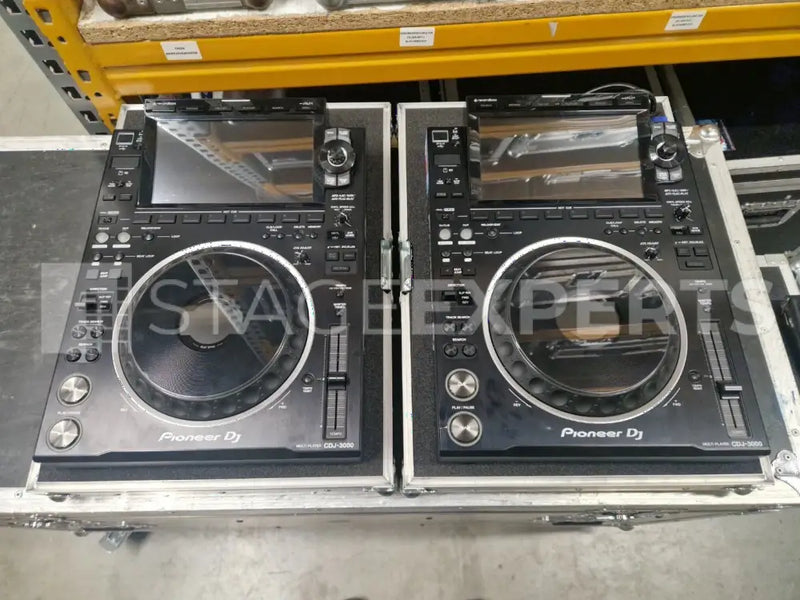 Pioneer CDJ-3000 Media Player with Original Cables