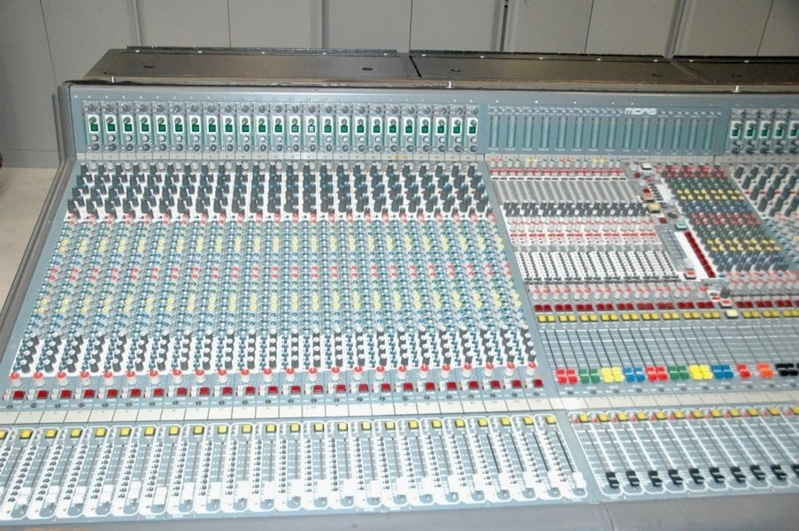 MIDAS XL4-64 Analogue Mixing Console – 40ch + 4 Stereo