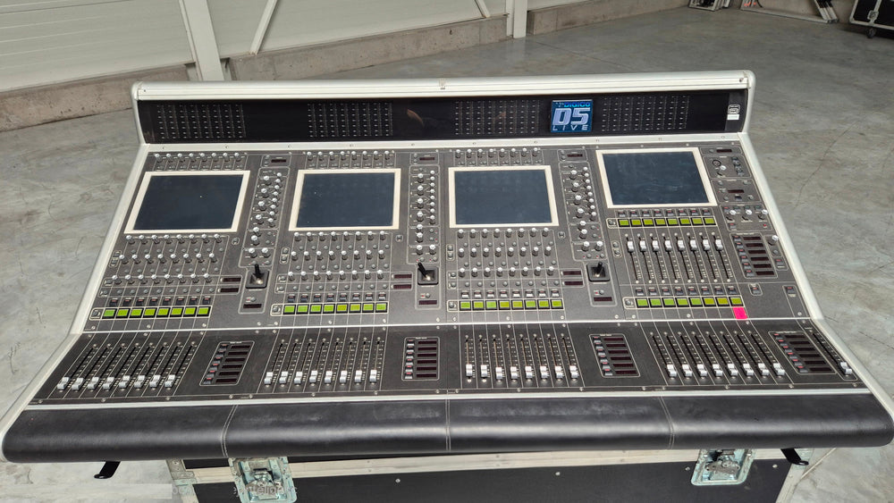 DiGiCo D5 Live Digital Mixing Console with Racks & Case