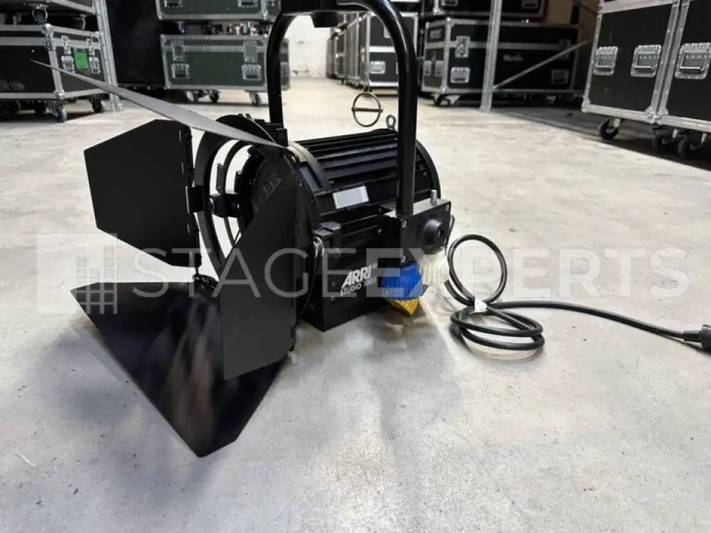 ARRI Studio 1000 Fresnel Pole-Op 24-Pack with Barndoors