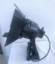 Load image into Gallery viewer, ETC Source Four PARNel CDM 250W – Set of 6 with Case
