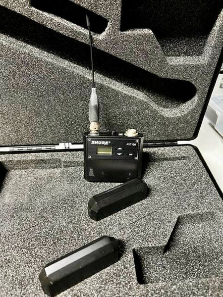 Shure AXT400/AXT100 Axient Wireless Beltpack System, Pro