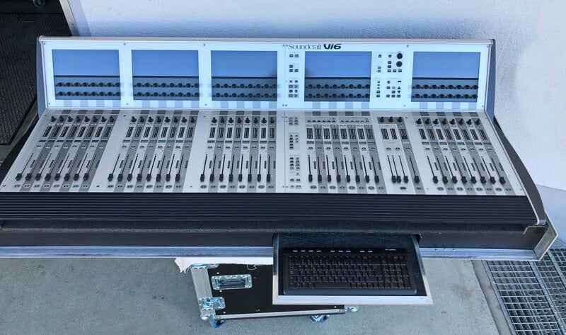 Soundcraft Vi600 Digital Mixing System with Racks & Case