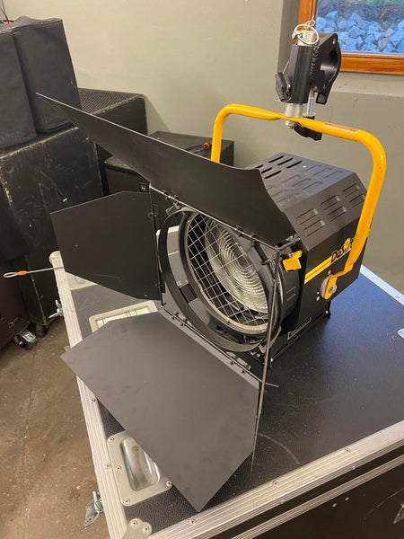 DeSisti Leonardo 1kW/2kW Fresnel Set (32) with Cases