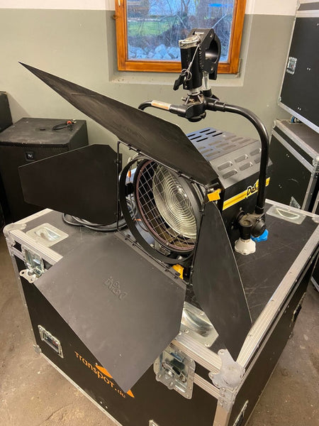 DeSisti Leonardo 321 2kW Fresnel - Set of 4 with Flight Case