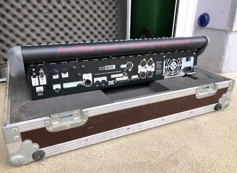 Avolites Pearl Tiger Lighting Console – Hands-On Control