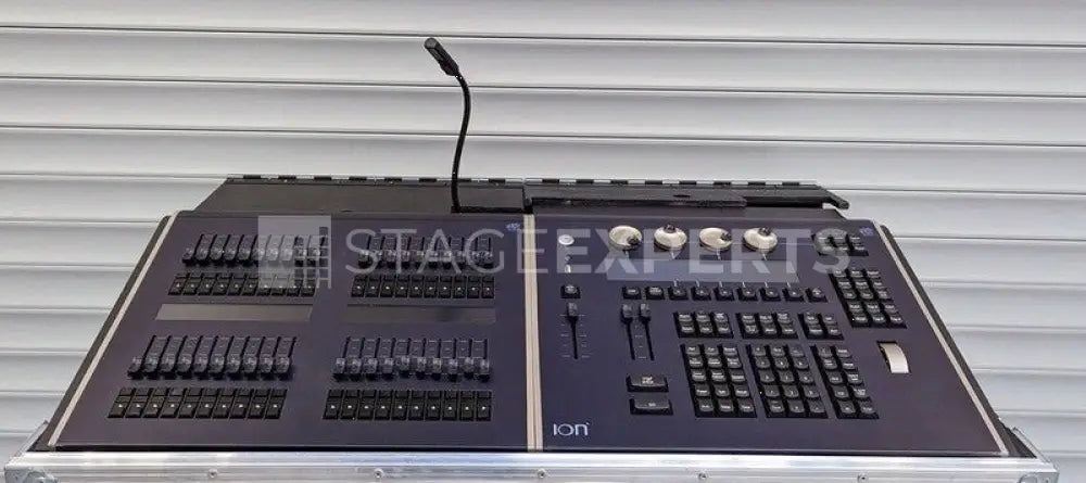 ETC Ion Console + 2x20 Fader Wing, Dust Cover & Flightcase