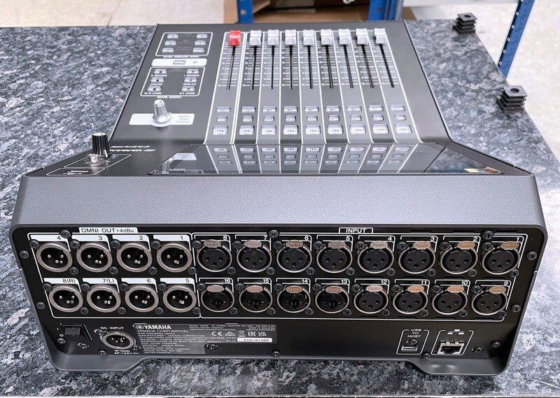 Yamaha DM3S Digital Mixing Console, 9-inch Touch, USB 18x18
