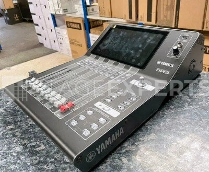 Yamaha DM3S Digital Mixing Console, 9-inch Touch, USB 18x18