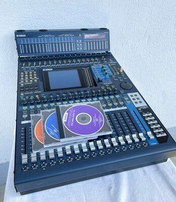 Yamaha DM1000 Digital Mixing Console + MB1000 Meter Bridge