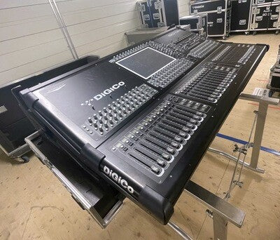 DiGiCo SD10 B Digital Mixing Console for Broadcast | 37 Faders