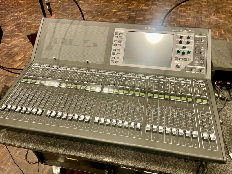 Yamaha QL5 Digital Mixing Console – 64-channel Dante Mixer