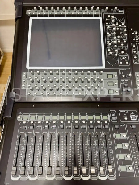 DiGiCO SD10-24 Digital Mixing Console – 24-Fader Live Sound