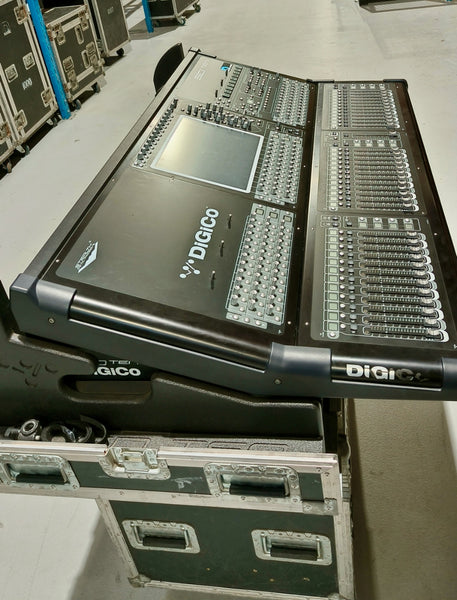 DiGiCo SD10 Digital Mixing Console – Touring & Theatre Audio