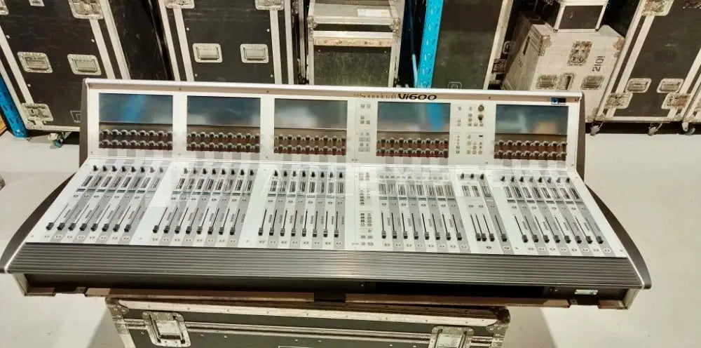 Soundcraft Vi600 Digital Mixing Console – Used Touring Desk
