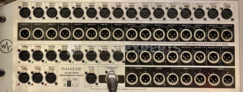 Soundcraft Vi7000 with Vi Stagebox – Digital Mixing Console