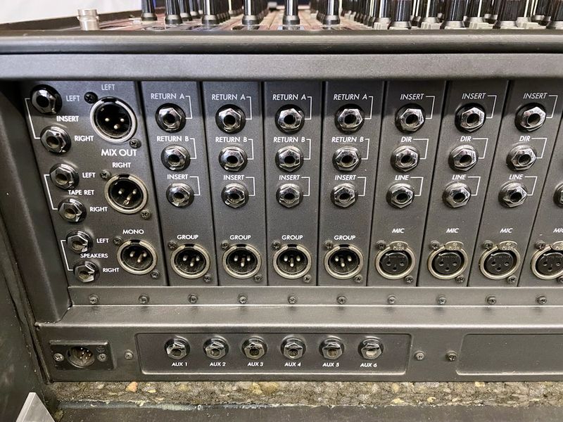 DDA Interface 24-4-2 Analogue Mixing Console – 24ch FOH