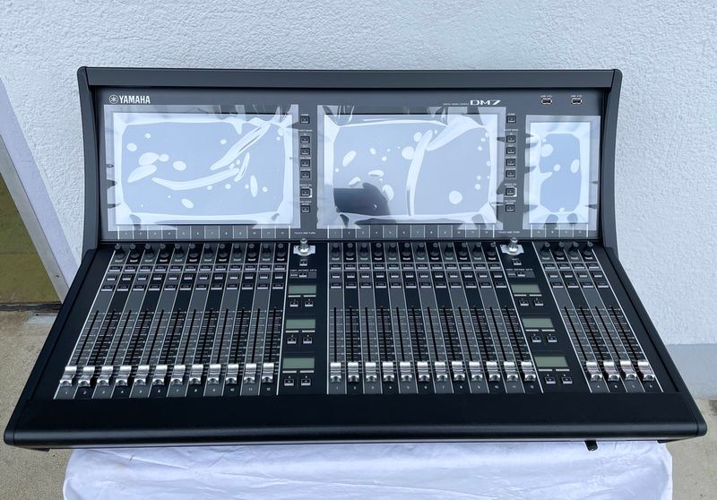 Yamaha DM7 Digital Mixing Console with Dante | Stage Experts