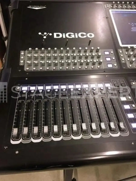 DiGiCo SD10 Digital Mixing Console with Waves Card & Case