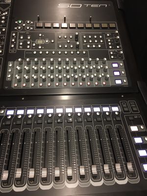 DiGiCo SD10 Digital Mixing Console with Waves Card & Case