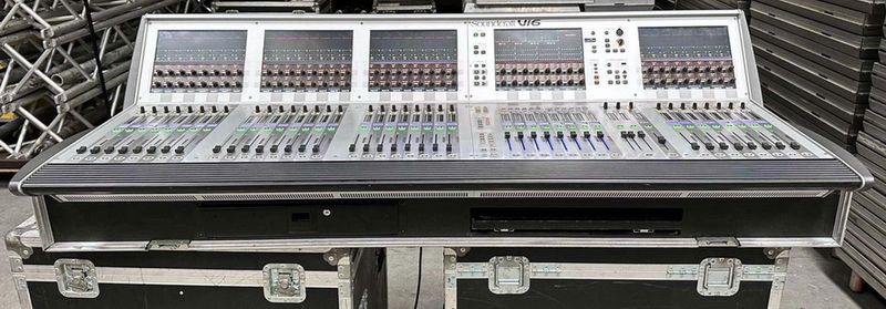 Soundcraft Vi600 Digital Mixing System with Racks & Case