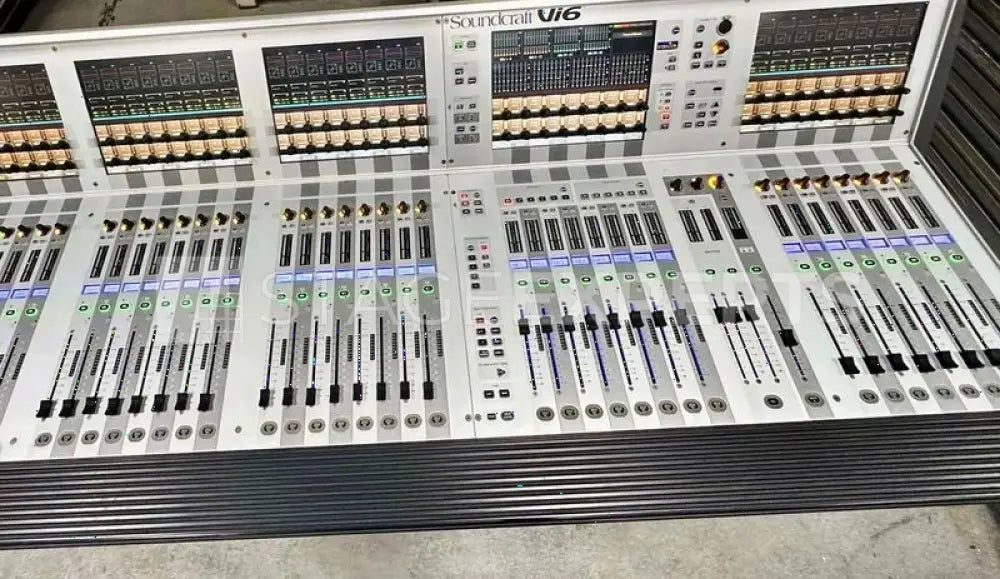 Soundcraft Vi600 Digital Mixing System with Racks & Case