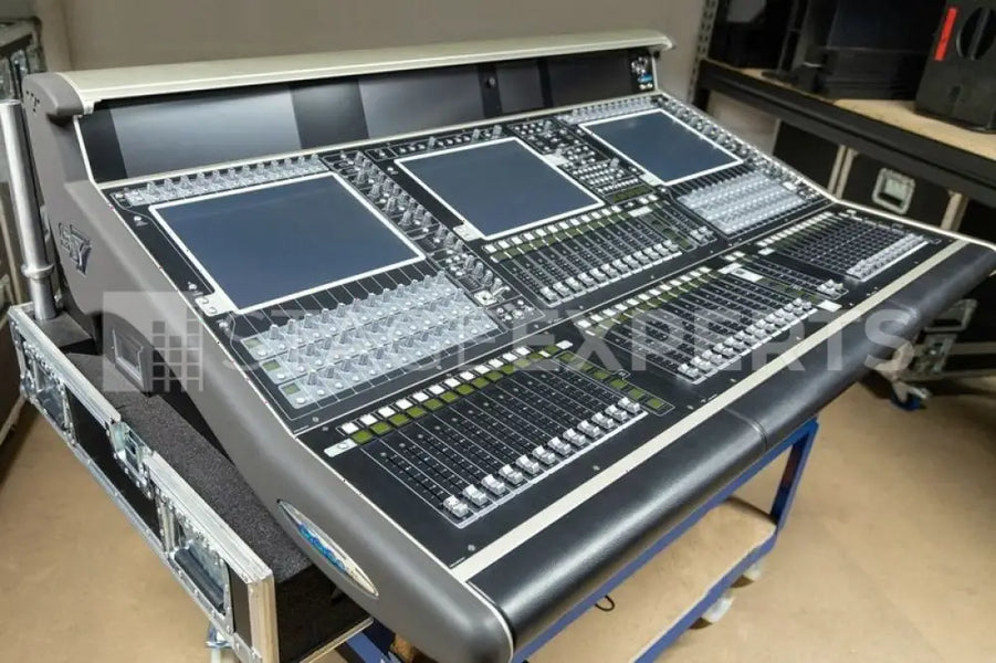DiGiCo Quantum 7 Digital Mixing Console – Flightcase, 2021