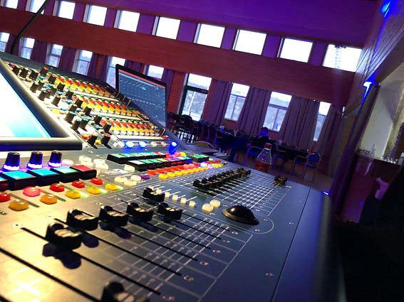 Avid VENUE SC48 Digital Mixing Console – Console Only