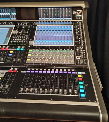 DiGiCo SD7 Digital Mixing Console with Waves | Core2