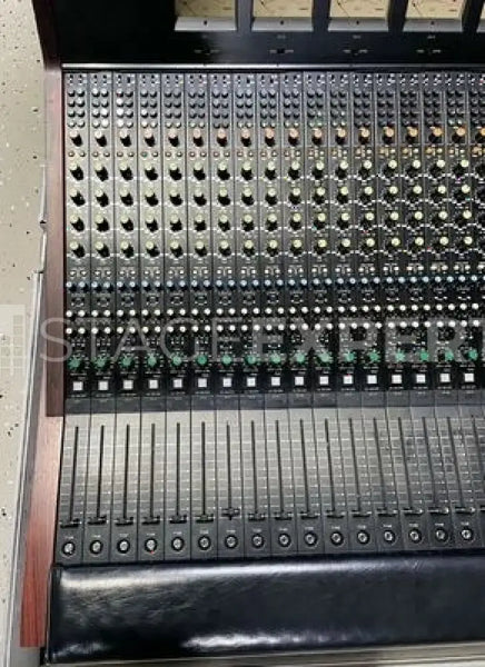 Yamaha PM 2000 Analogue Mixing Console – 32-Input FOH Desk