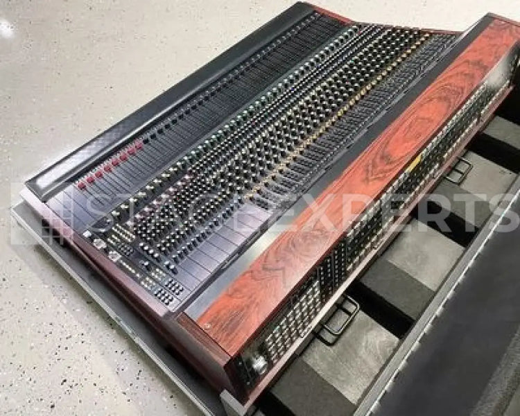 Yamaha PM 2000 Analogue Mixing Console – 32-Input FOH Desk