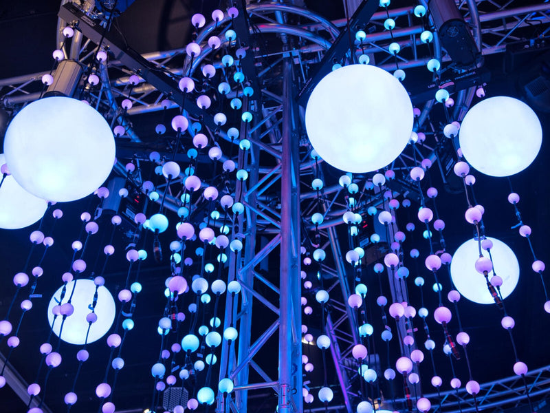 Eurolite LED Space Ball 35 + HST-150 Set – 5 Balls, 5 Hoists
