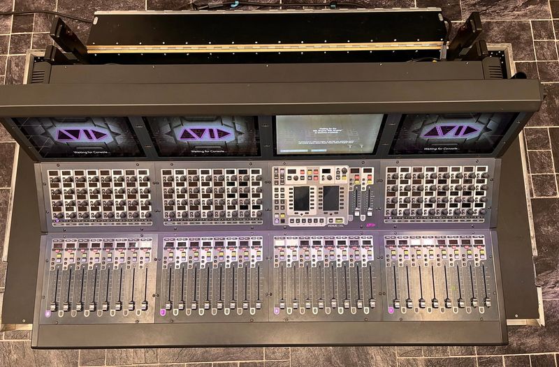 Avid VENUE S6L‑32D Set with E6L‑192 and Stage 64 System