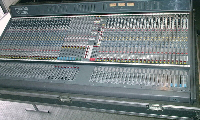 Midas XL-200 44+4 Analogue Mixing Console with 2x PSU